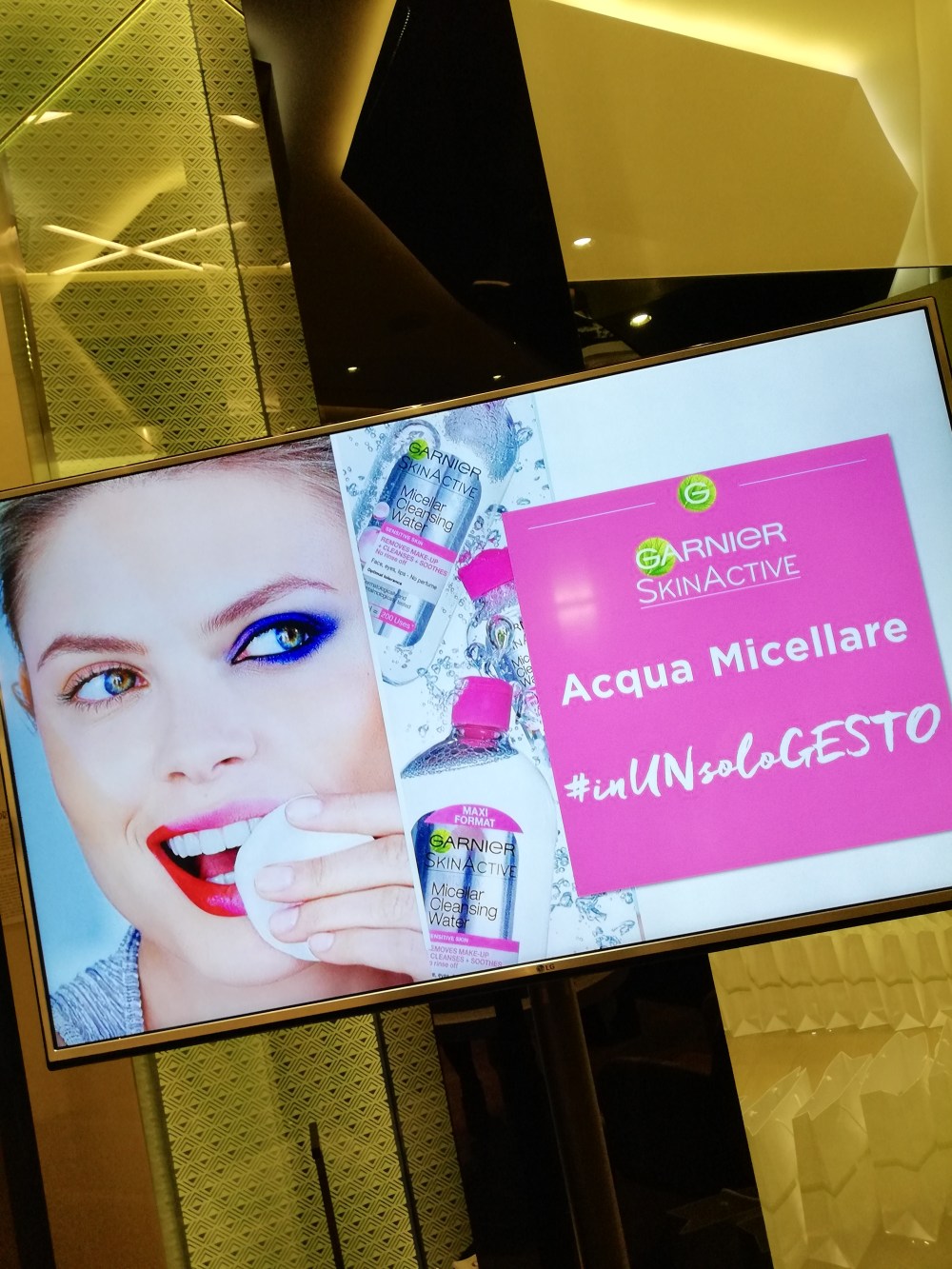 Taxi gratuito con Garnier, acqua micellare bifasica con fiordaliso