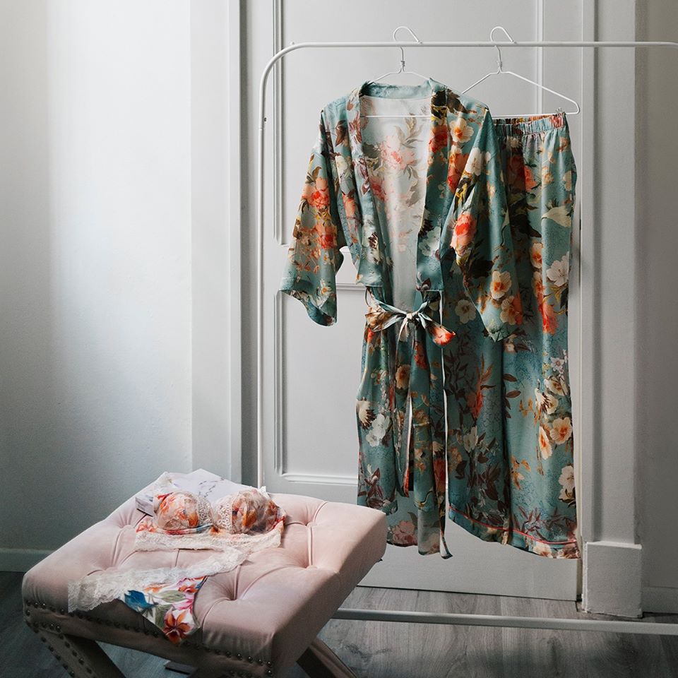 Tendenze romantiche e fantasie floreali della collezione Intimissimi Primavera-Estate