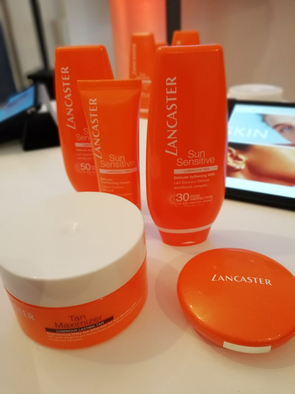 Novità Lancaster per l'estate 2018: solari, make-up e fragranza Sunrise