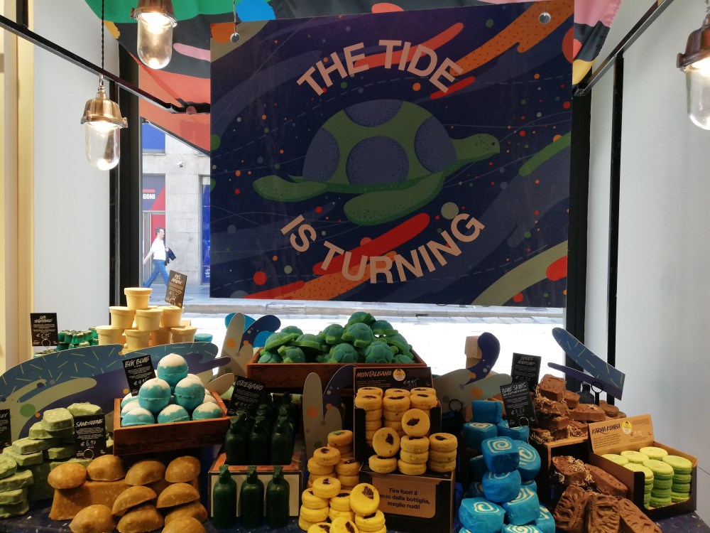 Lush Naked Shop di Milano e la nuova Turtle Jelly Bomb