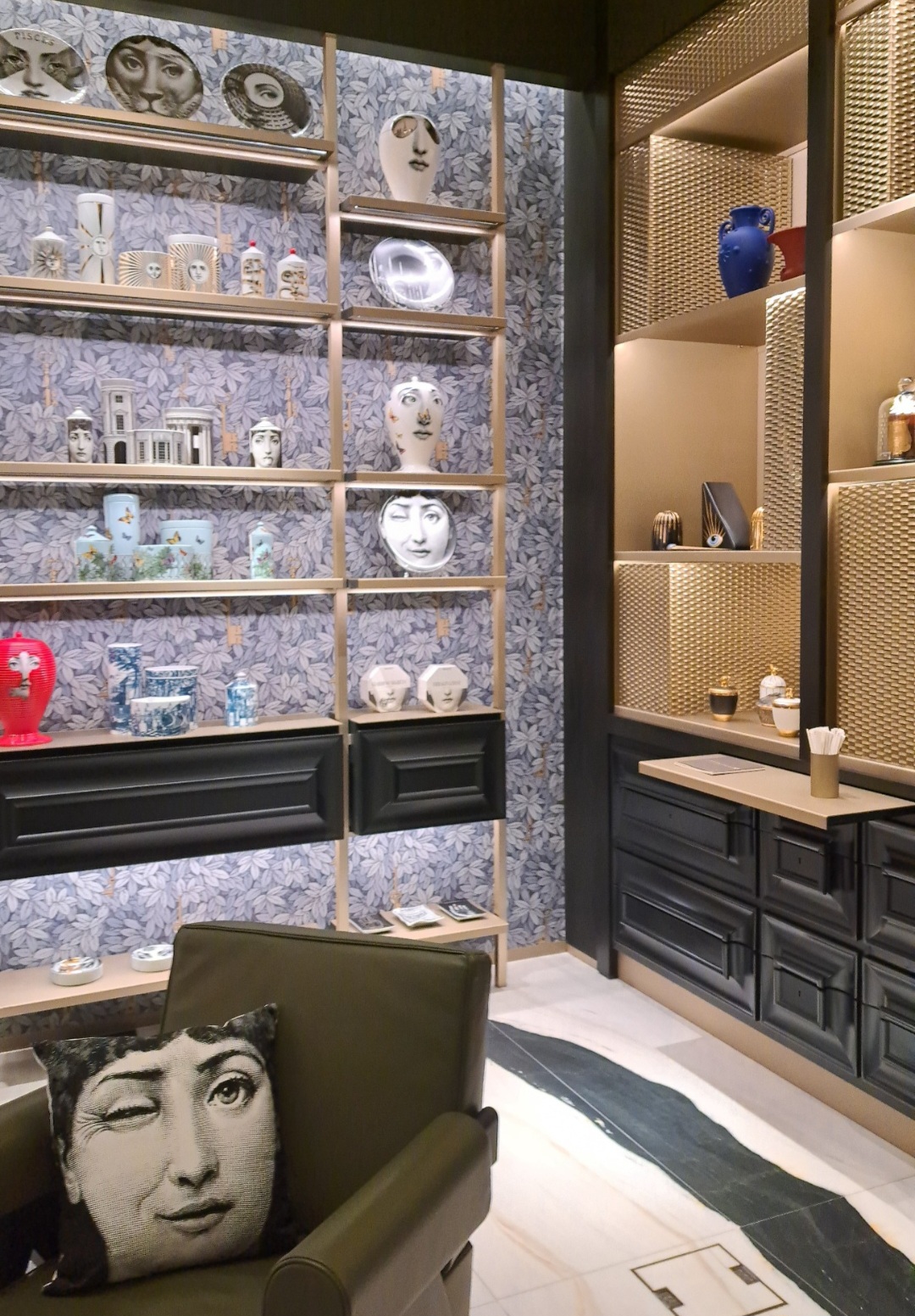 Collezione esclusiva di Fornasetti disponibili presso Campomarzio70 Milano Manzoni