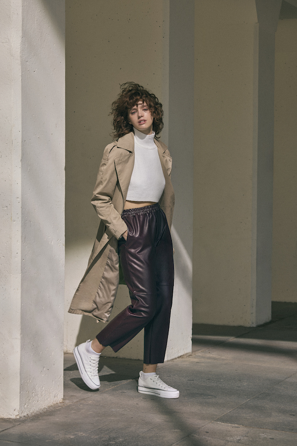 Leggings in pelle della collezione autunnale, ideali per outfit glamour e moderni