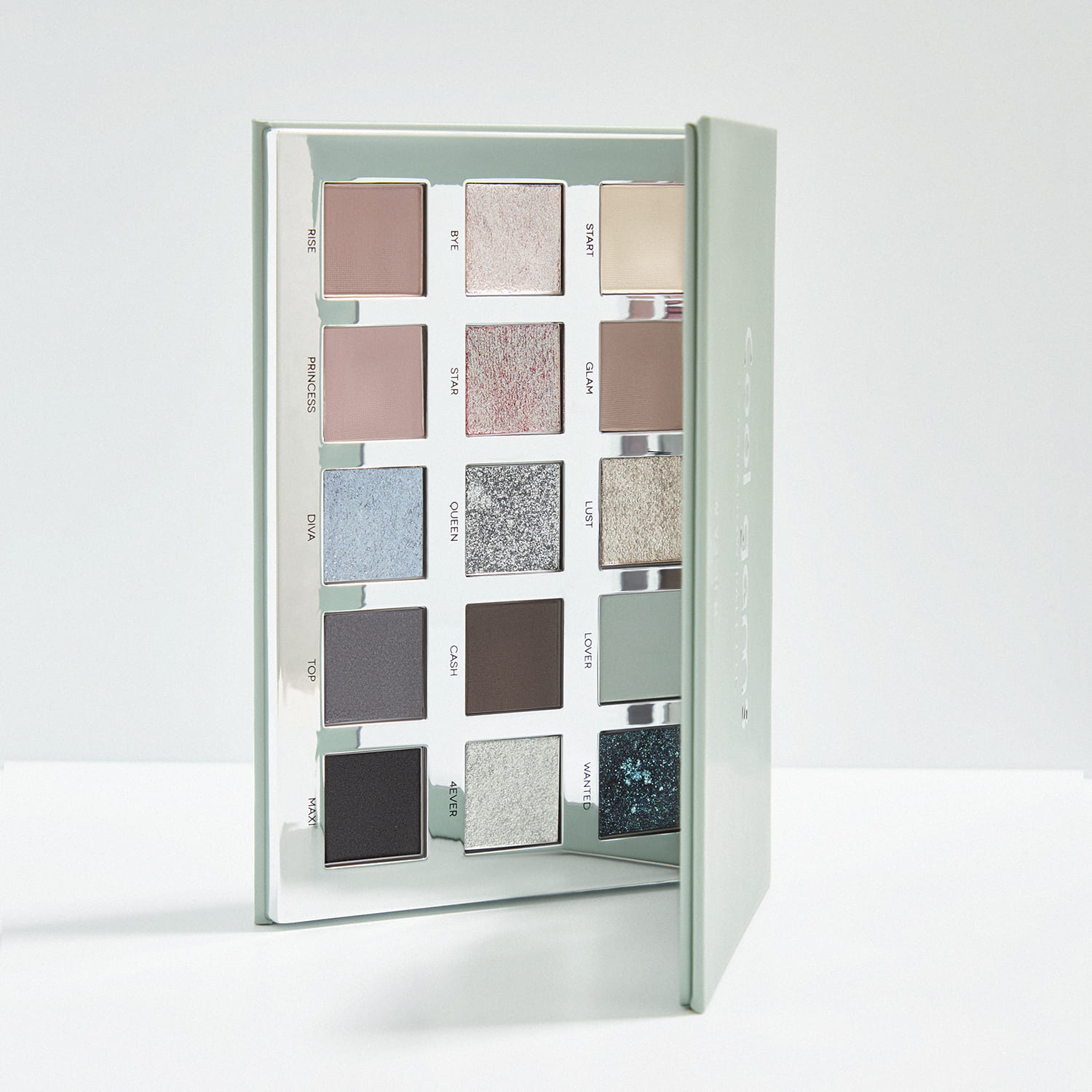 Palette occhi Cool Gems della collezione Muse Seduction di Wycon con 15 ombretti.