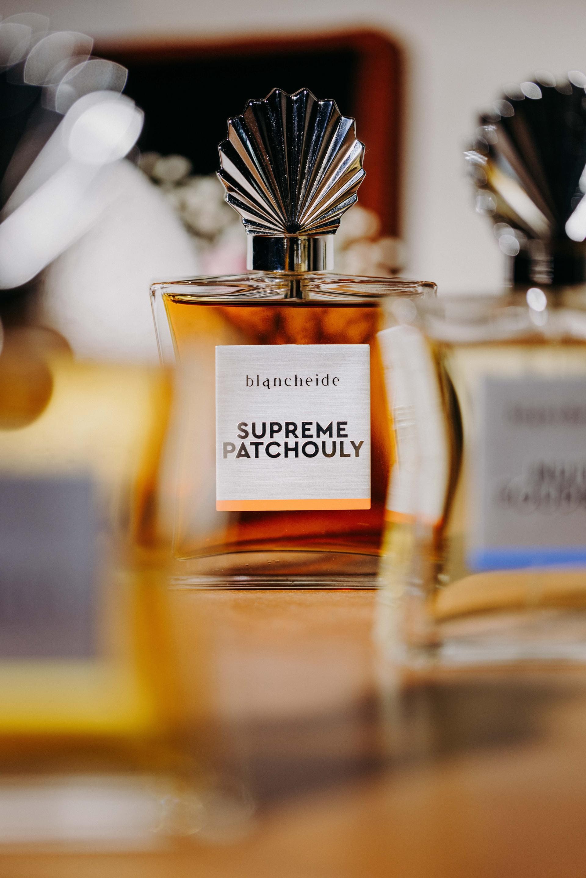 Supreme Patchouli, un profumo che reinventa il classico accordo del patchouli.