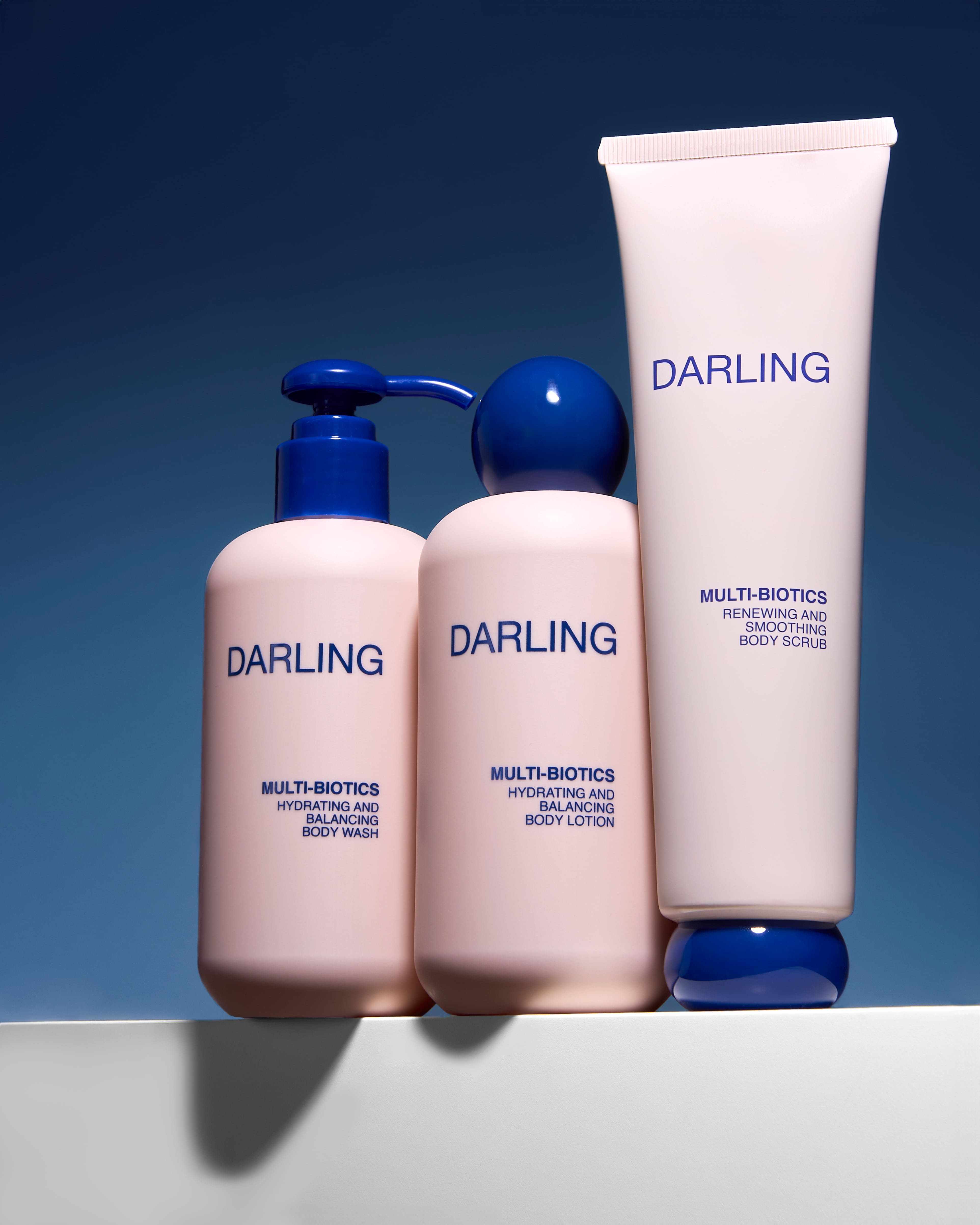 : Linea bodycare DARLING MULTI-BIOTICS, con lozione, scrub e gel doccia, per una pelle sana e protetta grazie alla sinergia di Pre e Probiotici