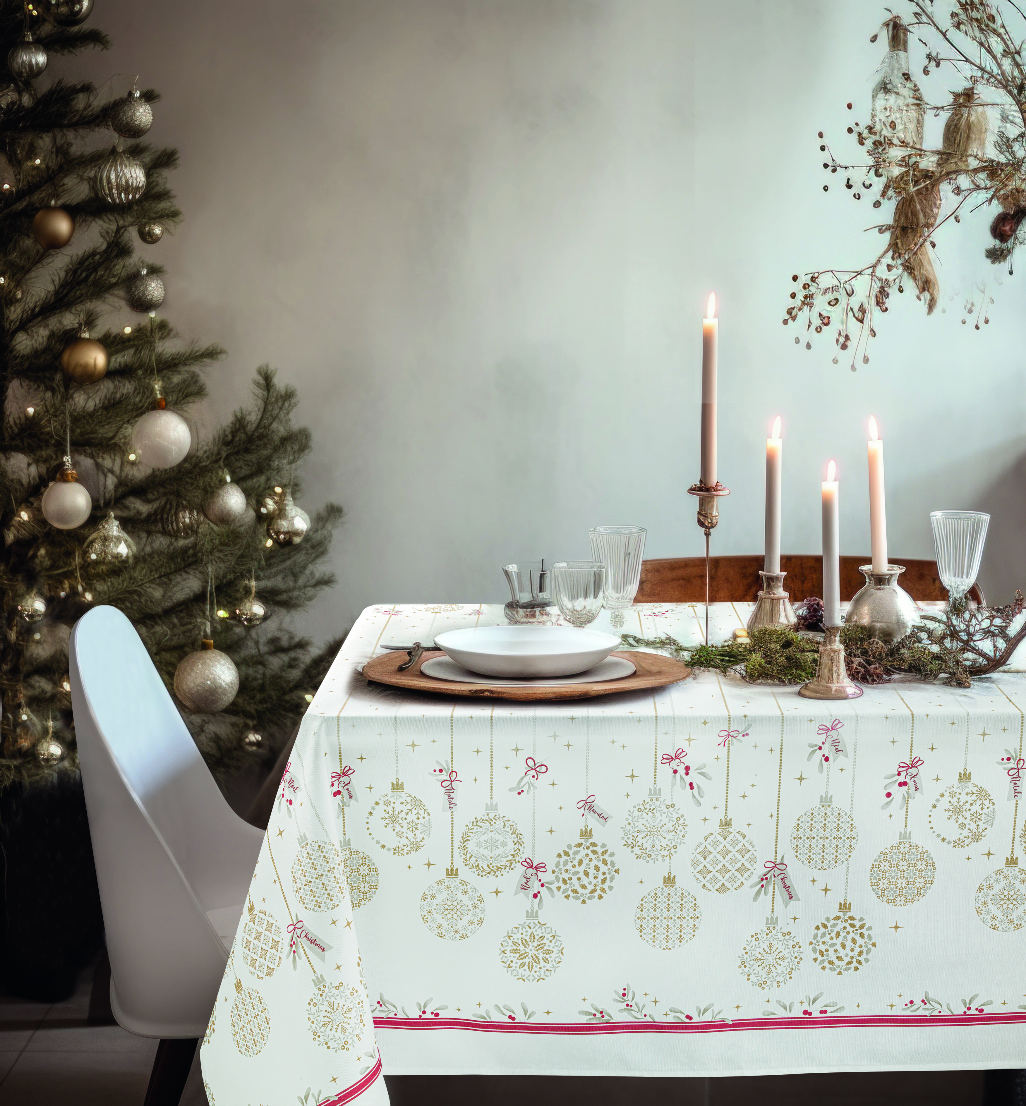 ovaglia Sparkling di VallesusaCASA, tessuti pregiati per una tavola natalizia raffinata