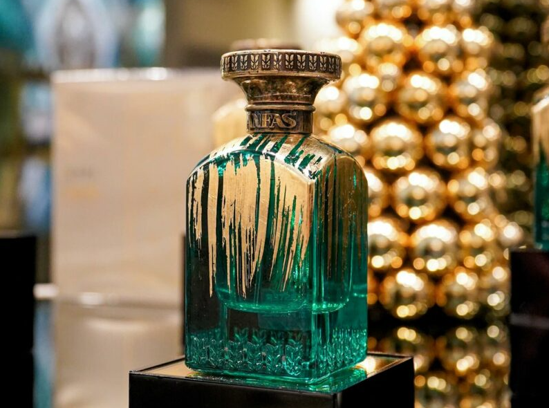 Fragranza Dari di Anfas Collection, un profumo orientale fruttato disponibile in esclusiva da Zhor.