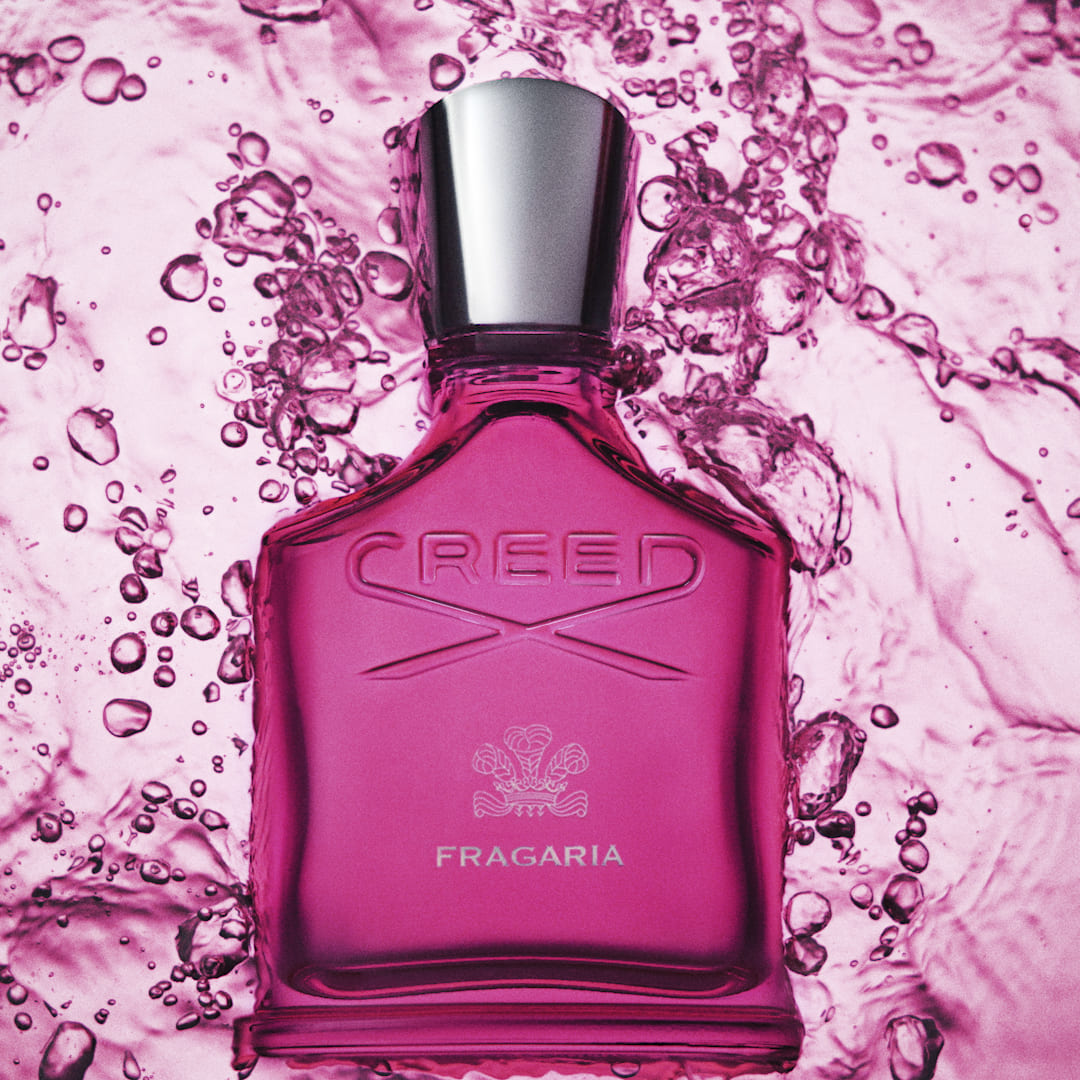 Fragaria di Creed, la nuova fragranza femminile che celebra l'essenza dell'estate con note fresche di bergamotto, fragola e violetta