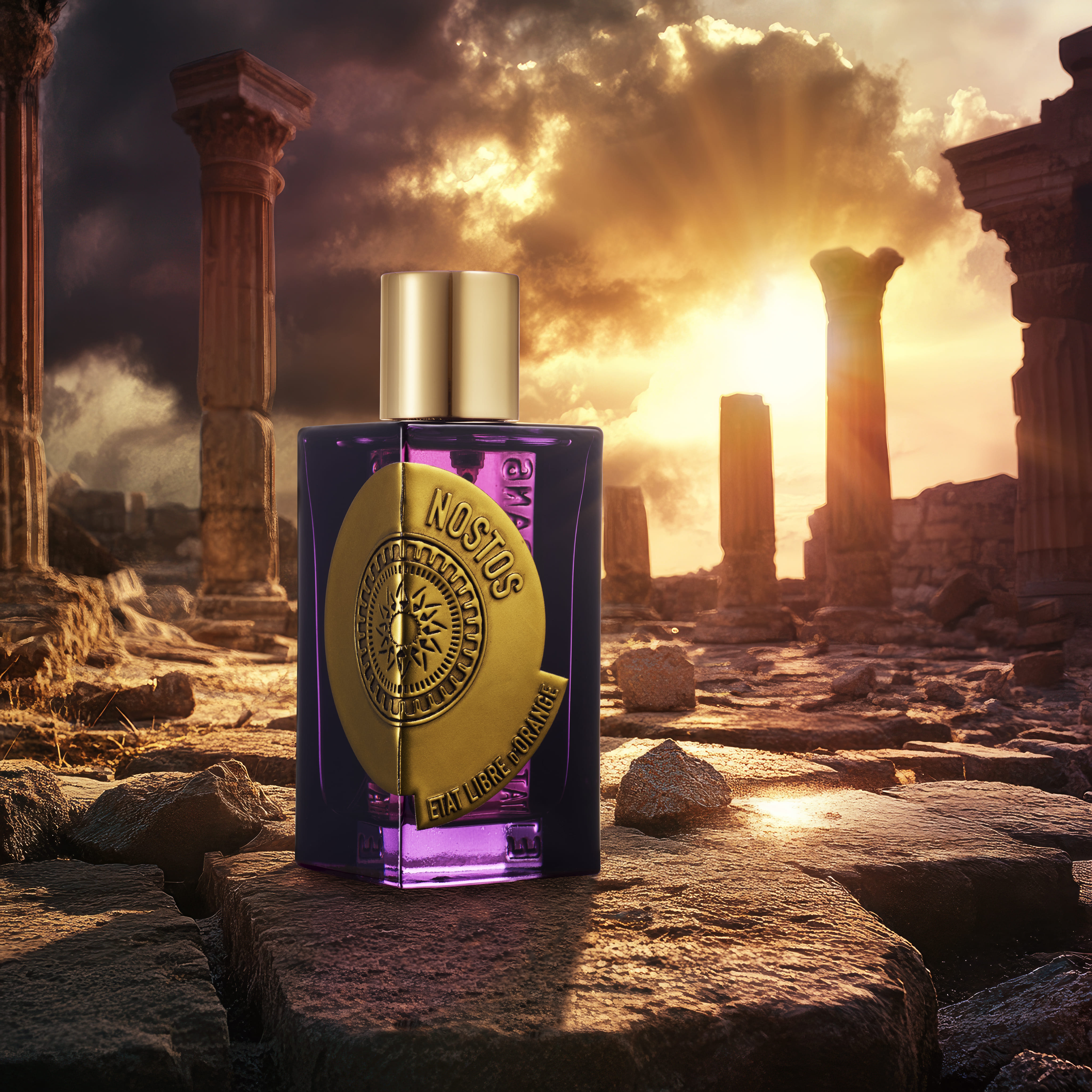 Nostos di Etat Libre d'Orange, fragranza ispirata alla mitologia di Achille, con note di Oud, Musk, Rosa Turca e Sandalo