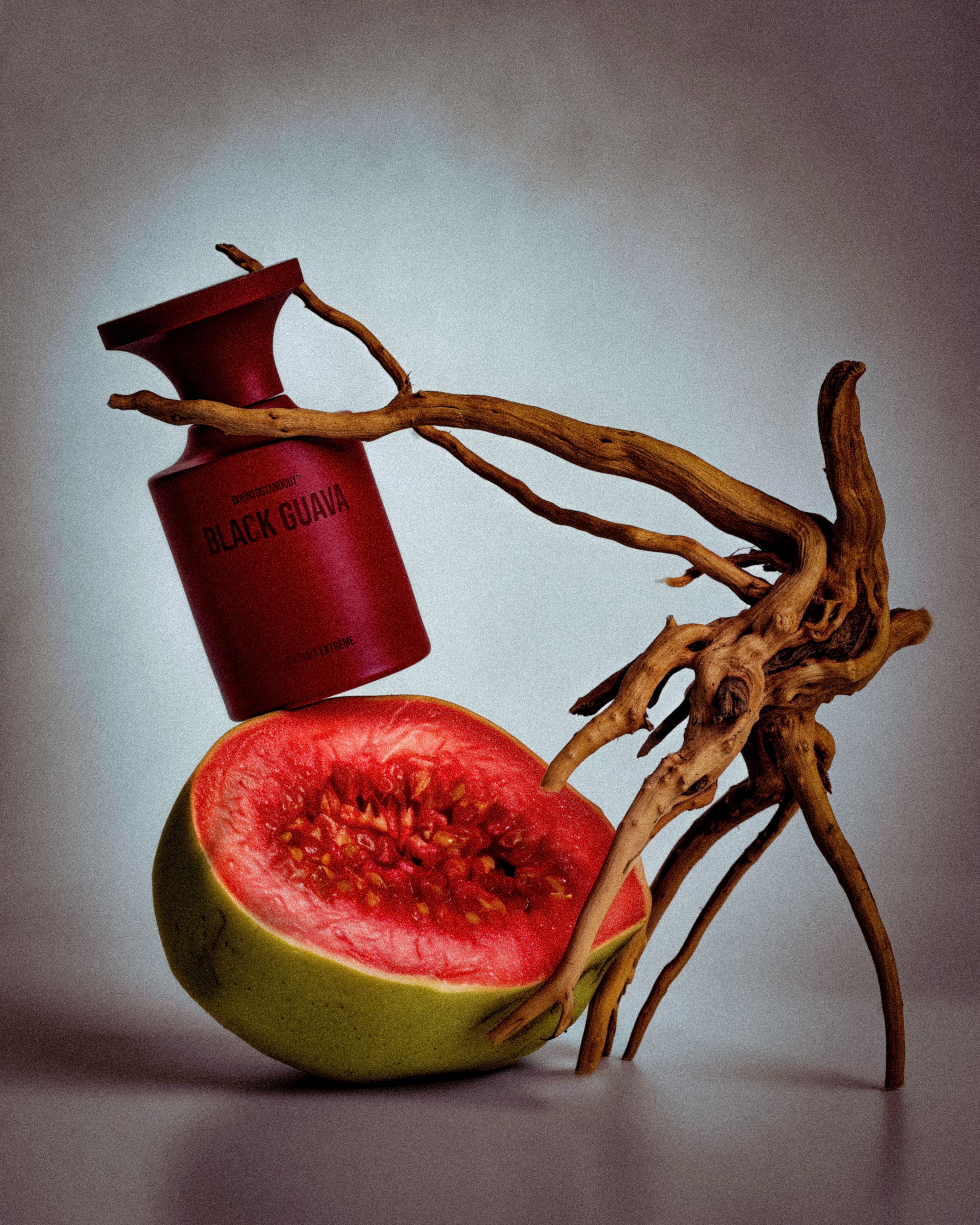 Black Guava di BORNTOSTANDOUT® - Fragranza audace con oud e guava