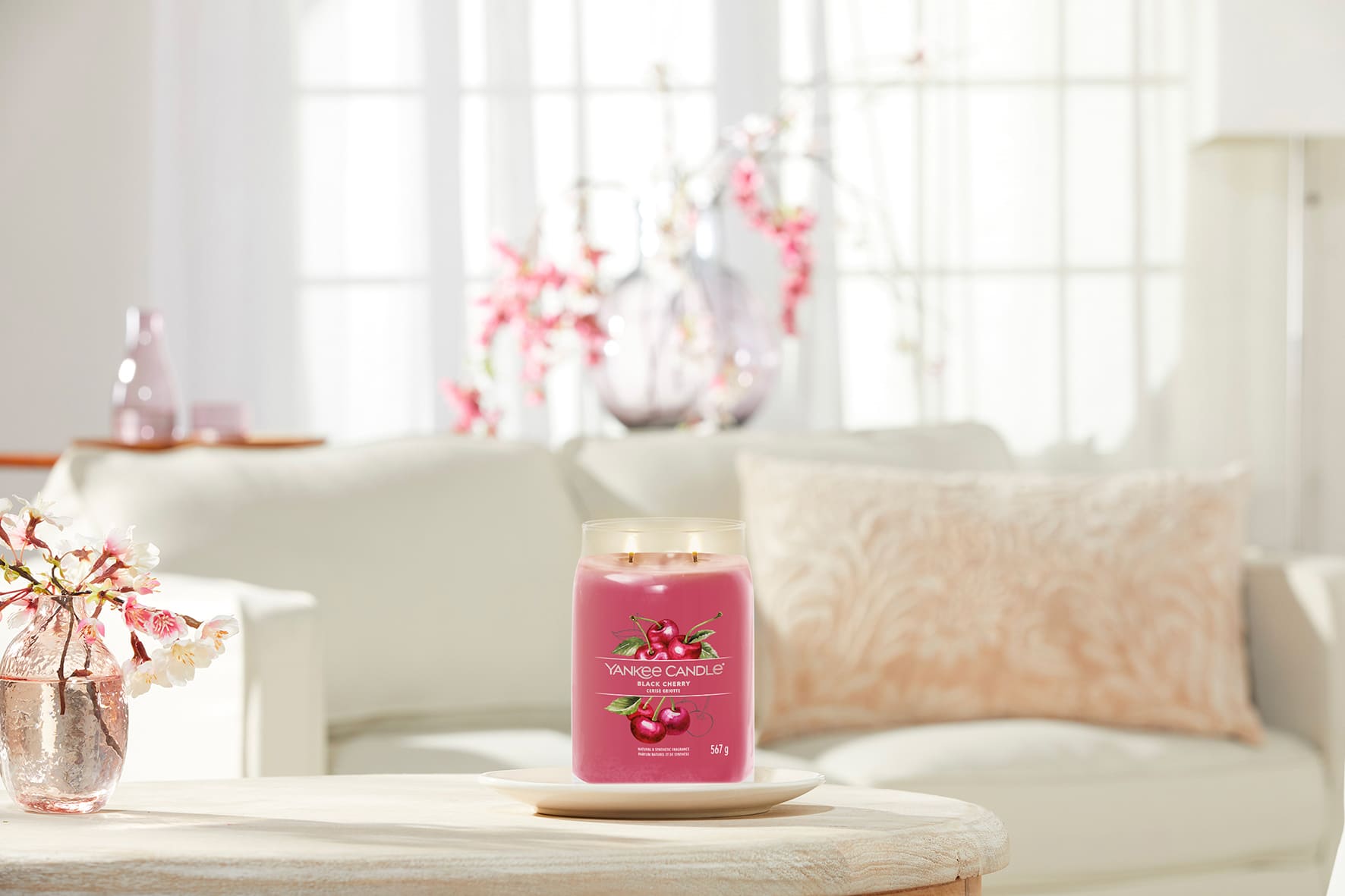 Candela Yankee Candle® Black Cherry con fragranza di amarena dolce