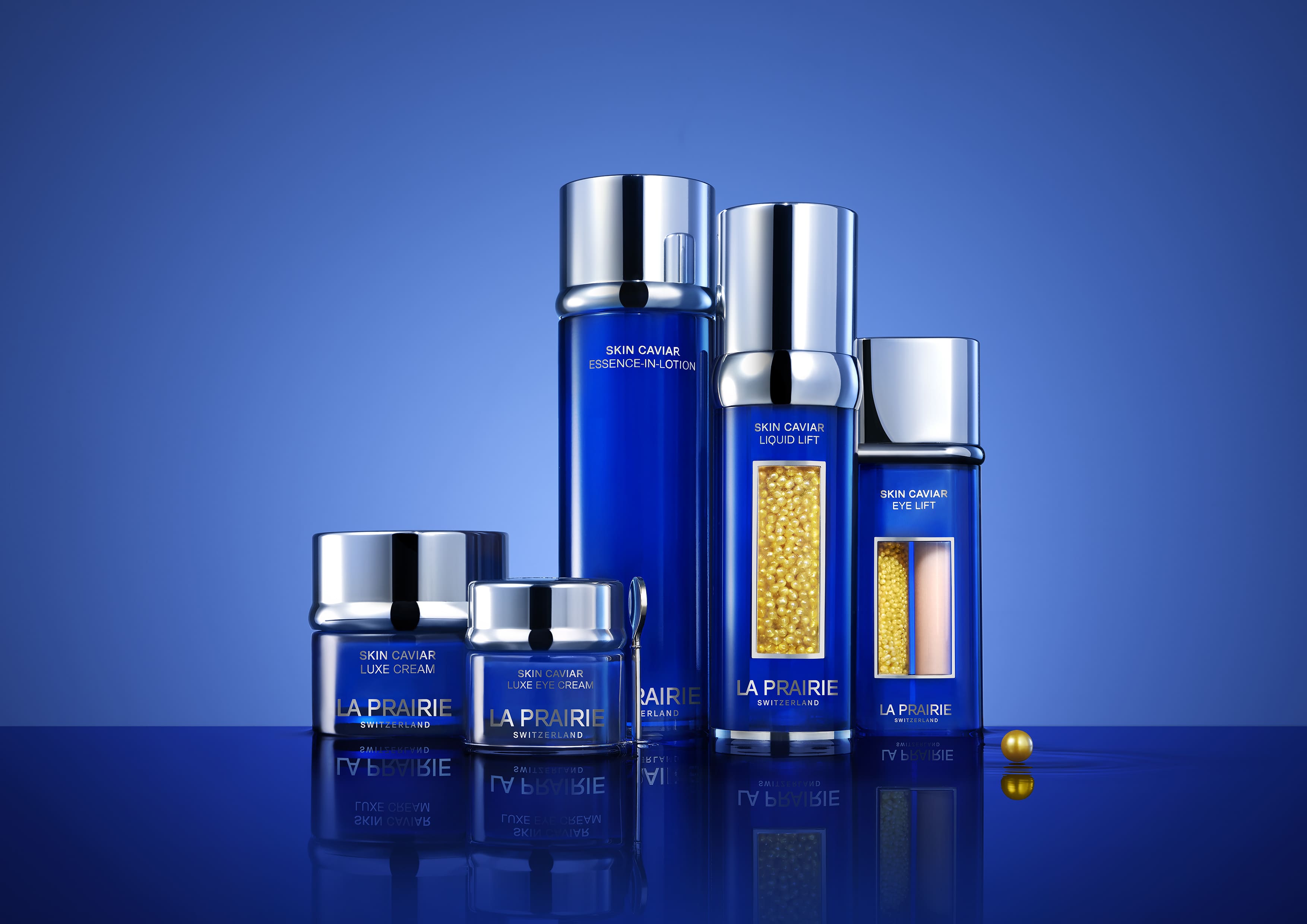 Linea Skin Caviar di La Prairie, una collezione di trattamenti di lusso per una pelle dall'aspetto più giovane, levigato e tonico.