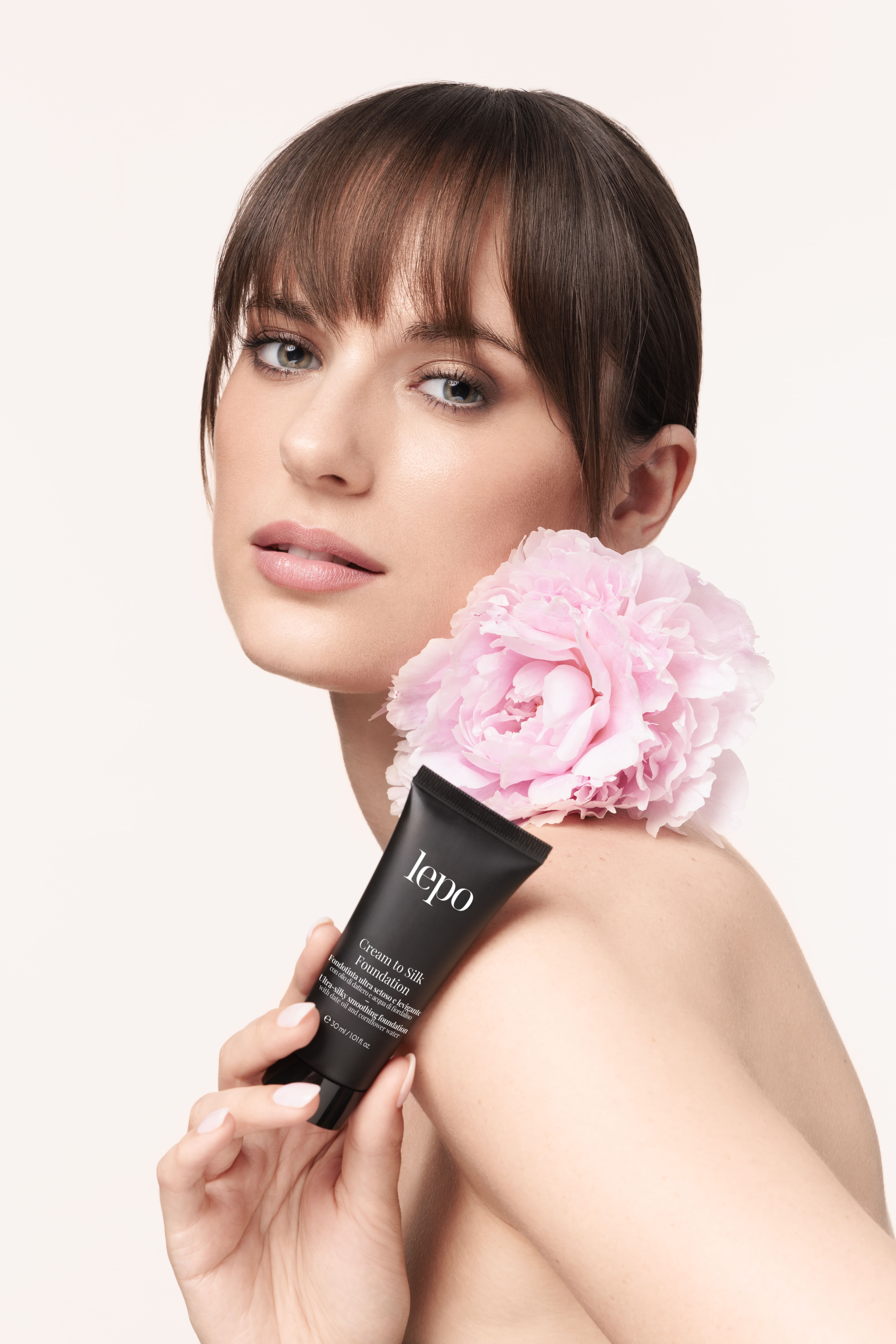 Cream to Silk Foundation di Lepo, fondotinta naturale per una pelle perfetta, luminosa e levigata.