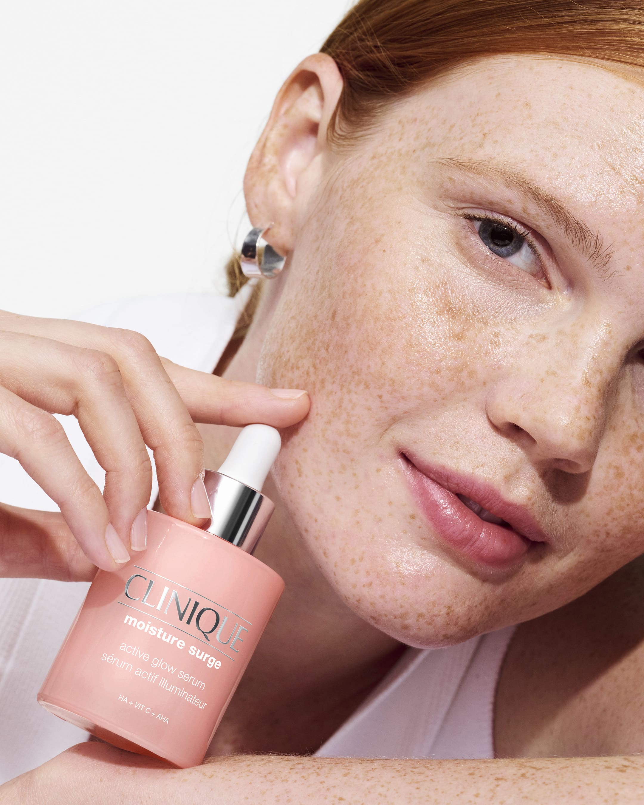 Siero Clinique Moisture Surge Active Glow per pelle luminosa e idratata