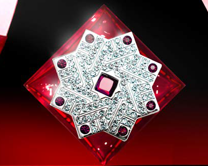 Ruby di Kajal, profumo di lusso che celebra l'amore eterno con una scia fruttata e sensuale.