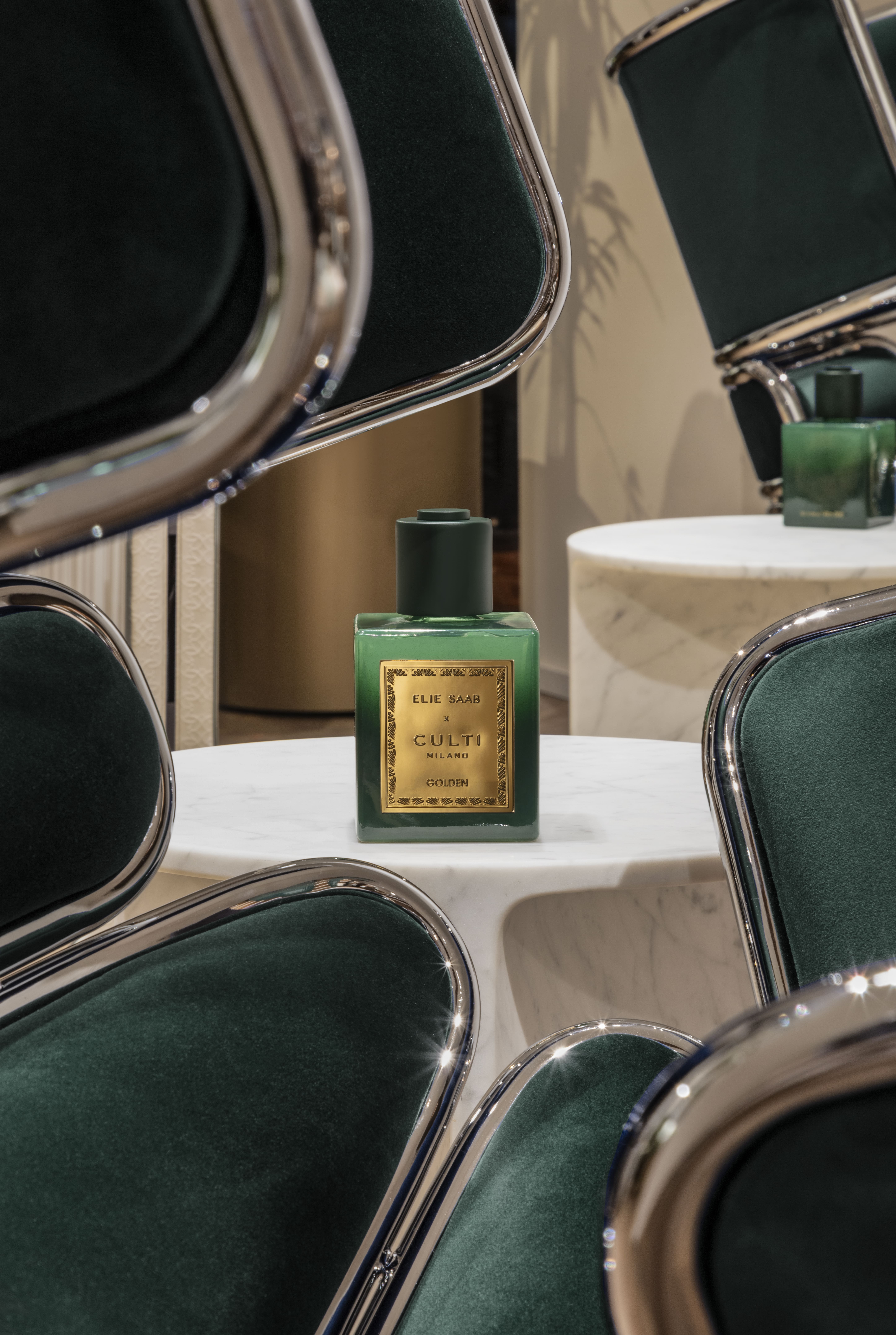 Golden, la fragranza per la casa di Elie Saab e Culti Milano, debutta alla Milano Design Week, unendo design esclusivo e profumo raffinato.