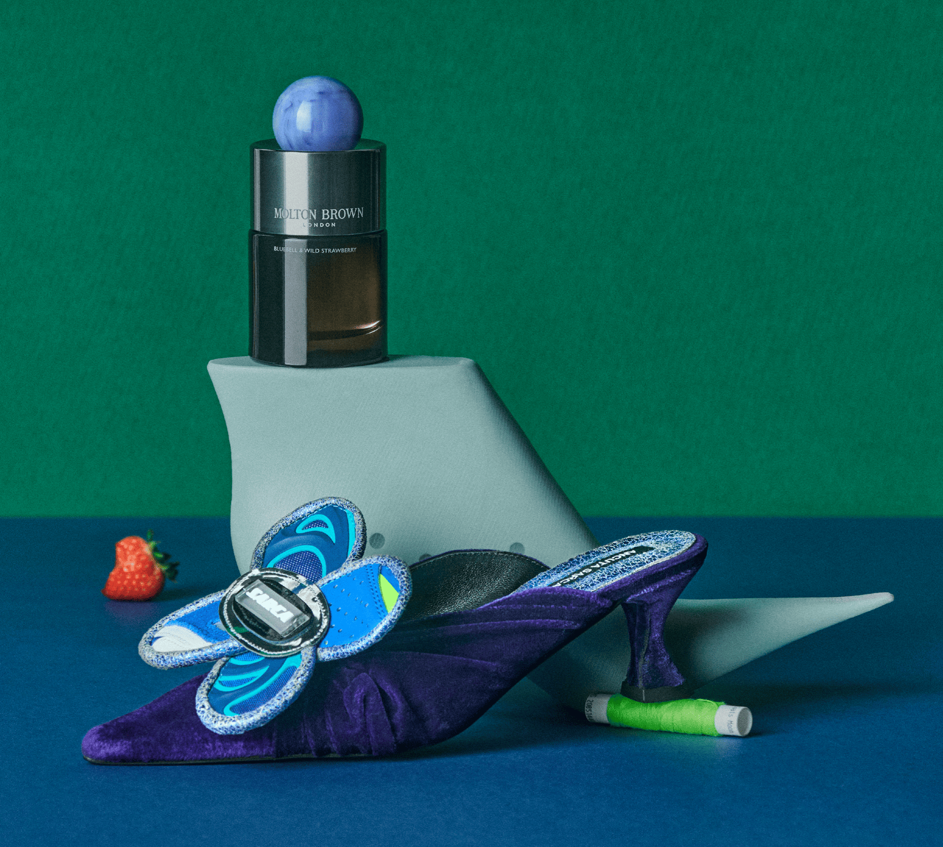 Molton Brown Bluebell & Wild Strawberry, una fragranza floreale che celebra la primavera