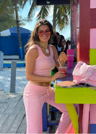 Tuta Juicy Couture SS 2025 in tonalità sorbetto, perfetta per look estivi chic