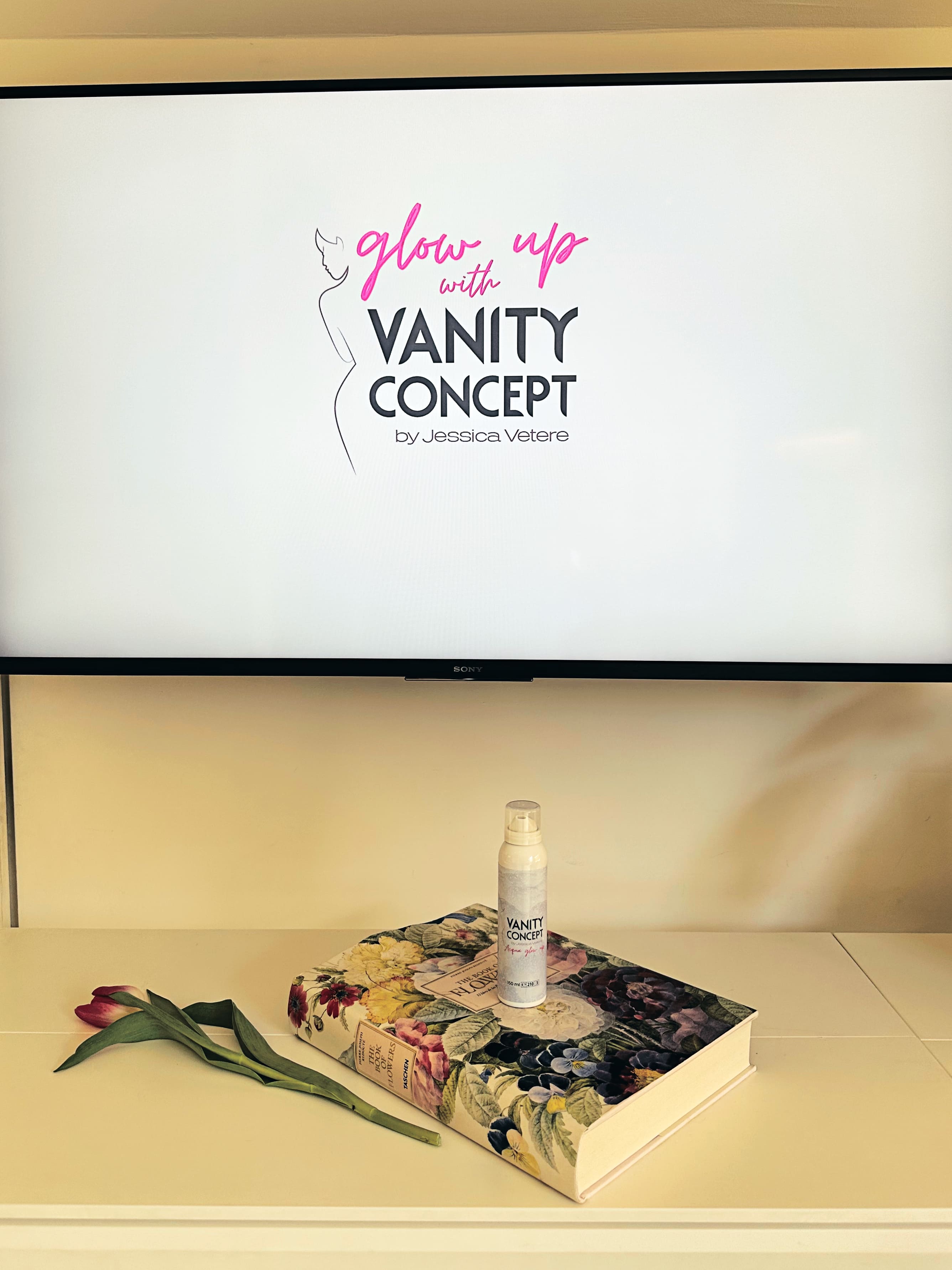 Emulsione Acqua Glow Up di Vanity Concept