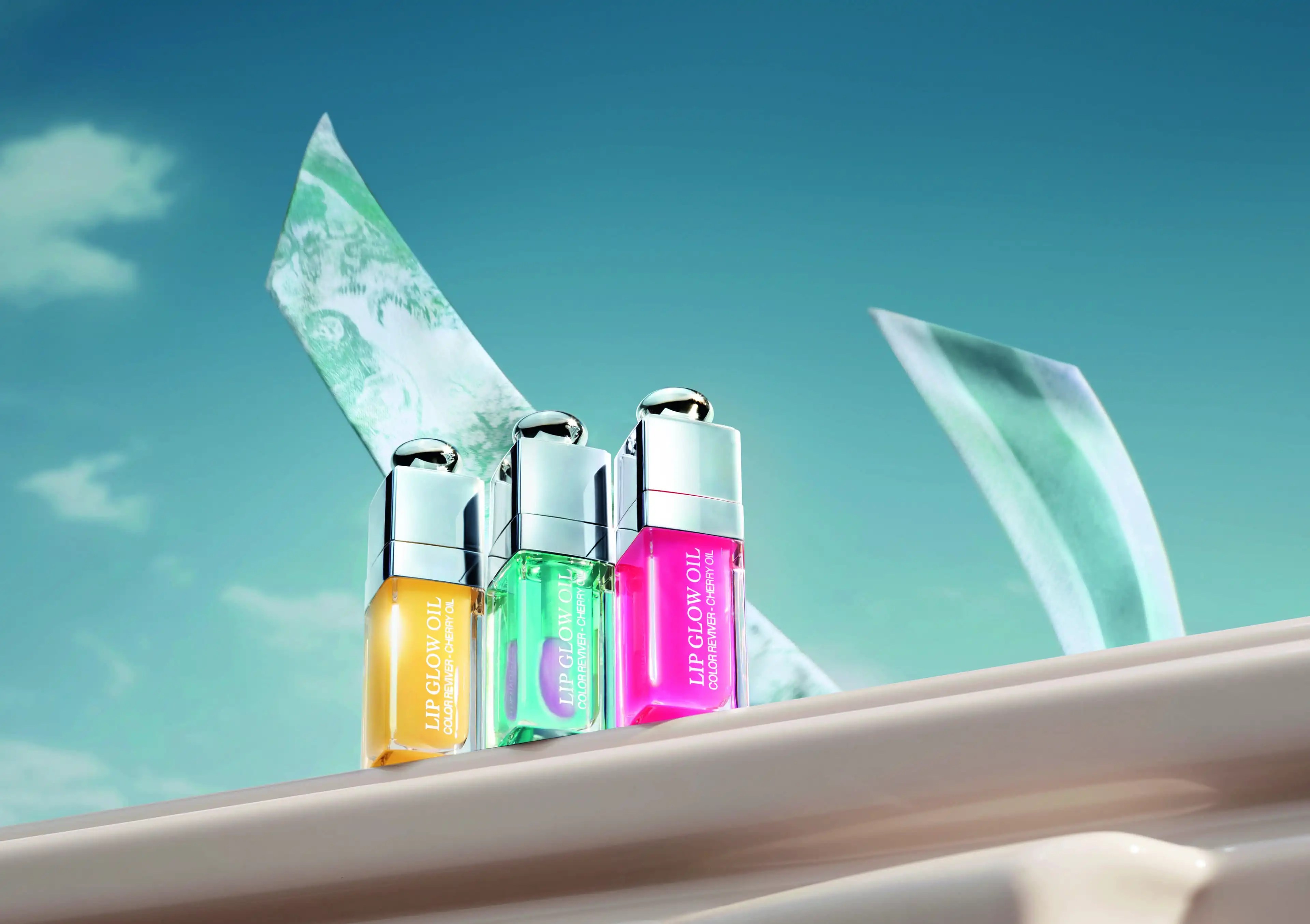 Collezione make-up Dior Estate 2025 con nuance rosa e corallo, dettaglio motivo Toile de Jouy e polveri luminose