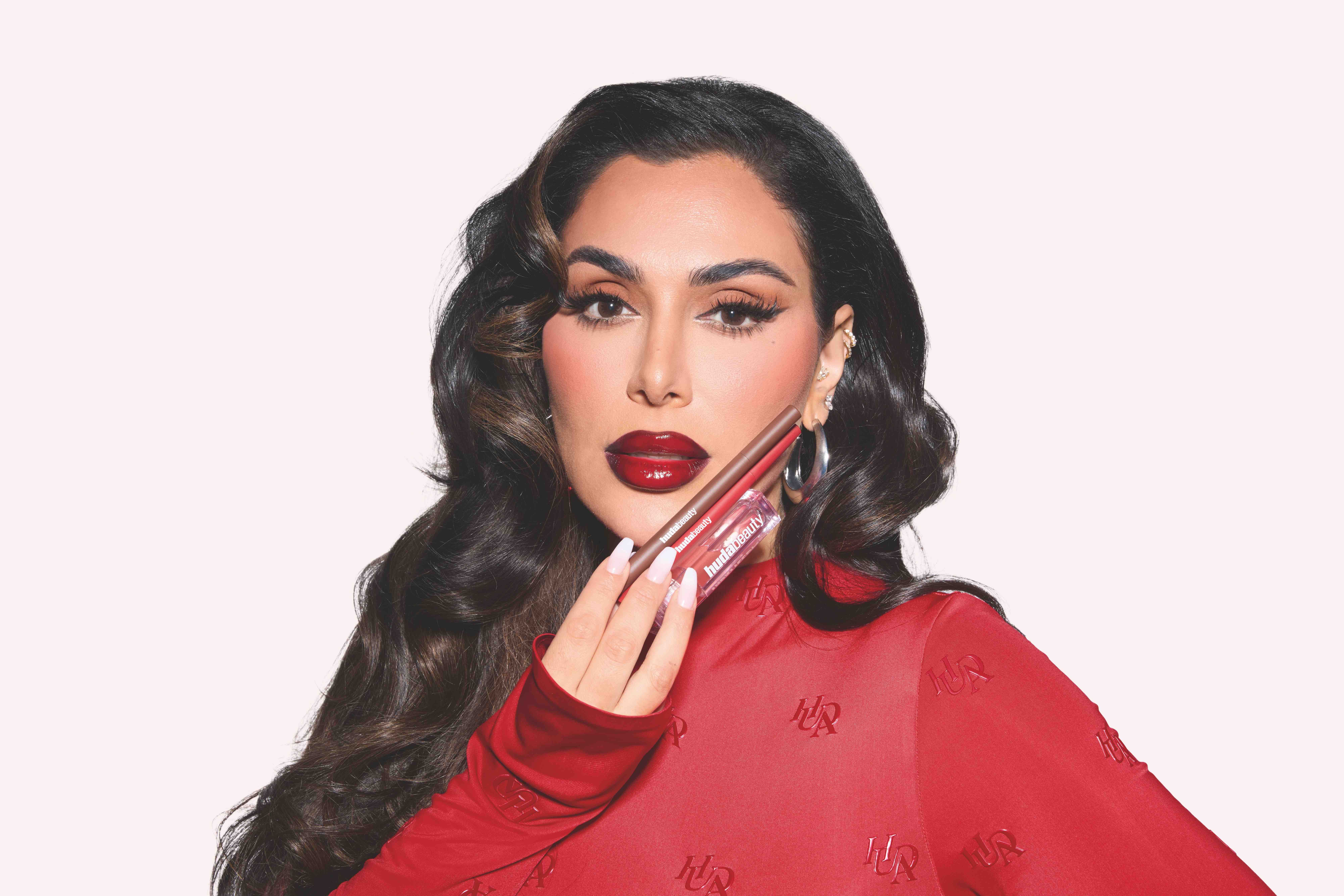 Duo labbra Huda Beauty con Lip Contour Stain e Jelly Oil per labbra definite e luminose