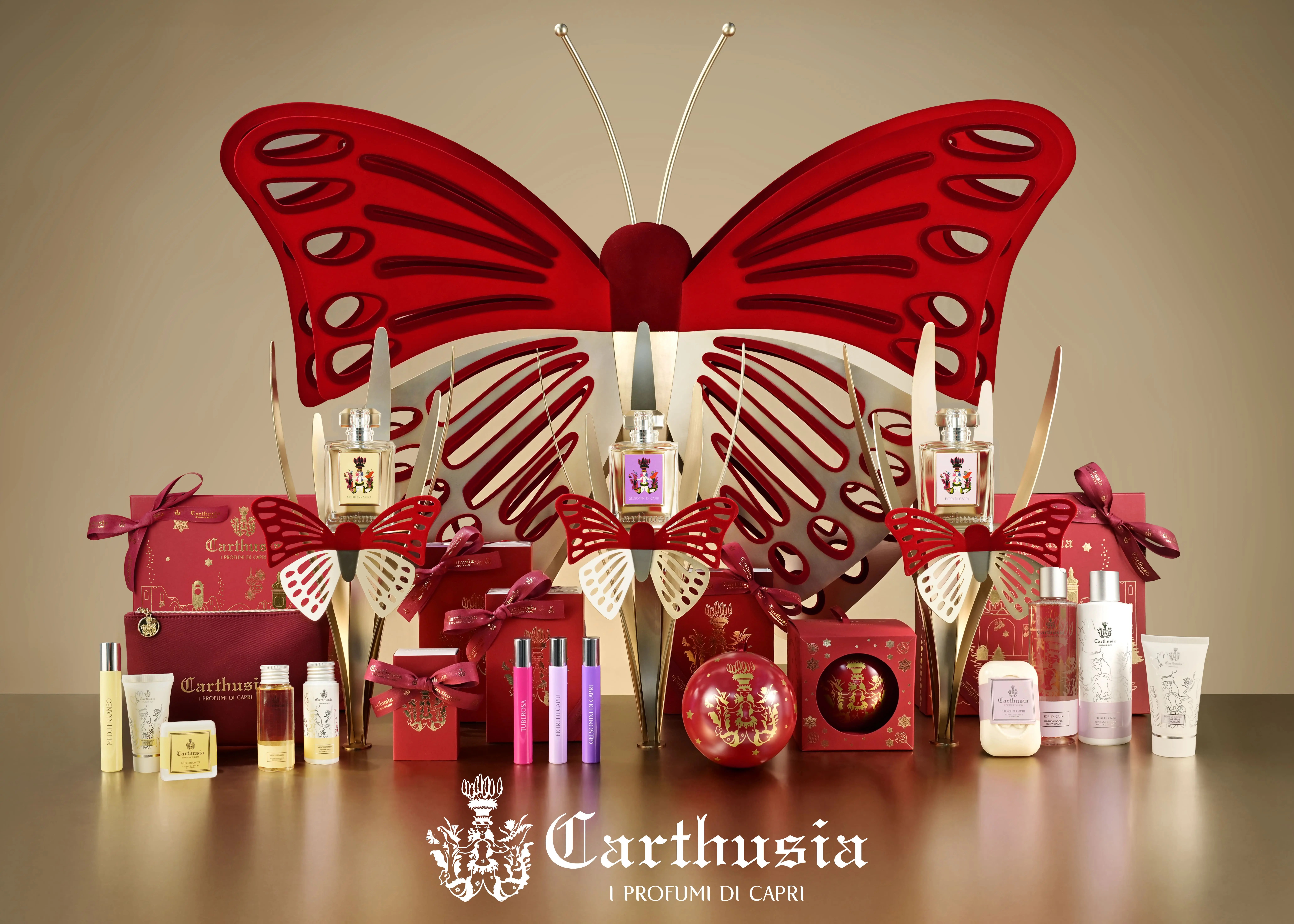 Collezione Carthusia Natale 2025 con gift box, pochette e profumi ispirati a Capri