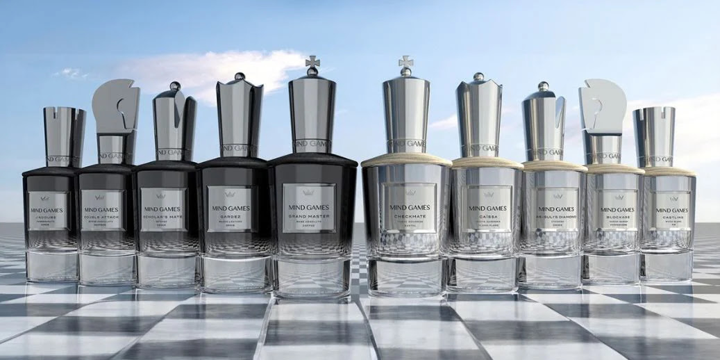Collezione di profumi Mind Games con elementi ispirati agli scacchi