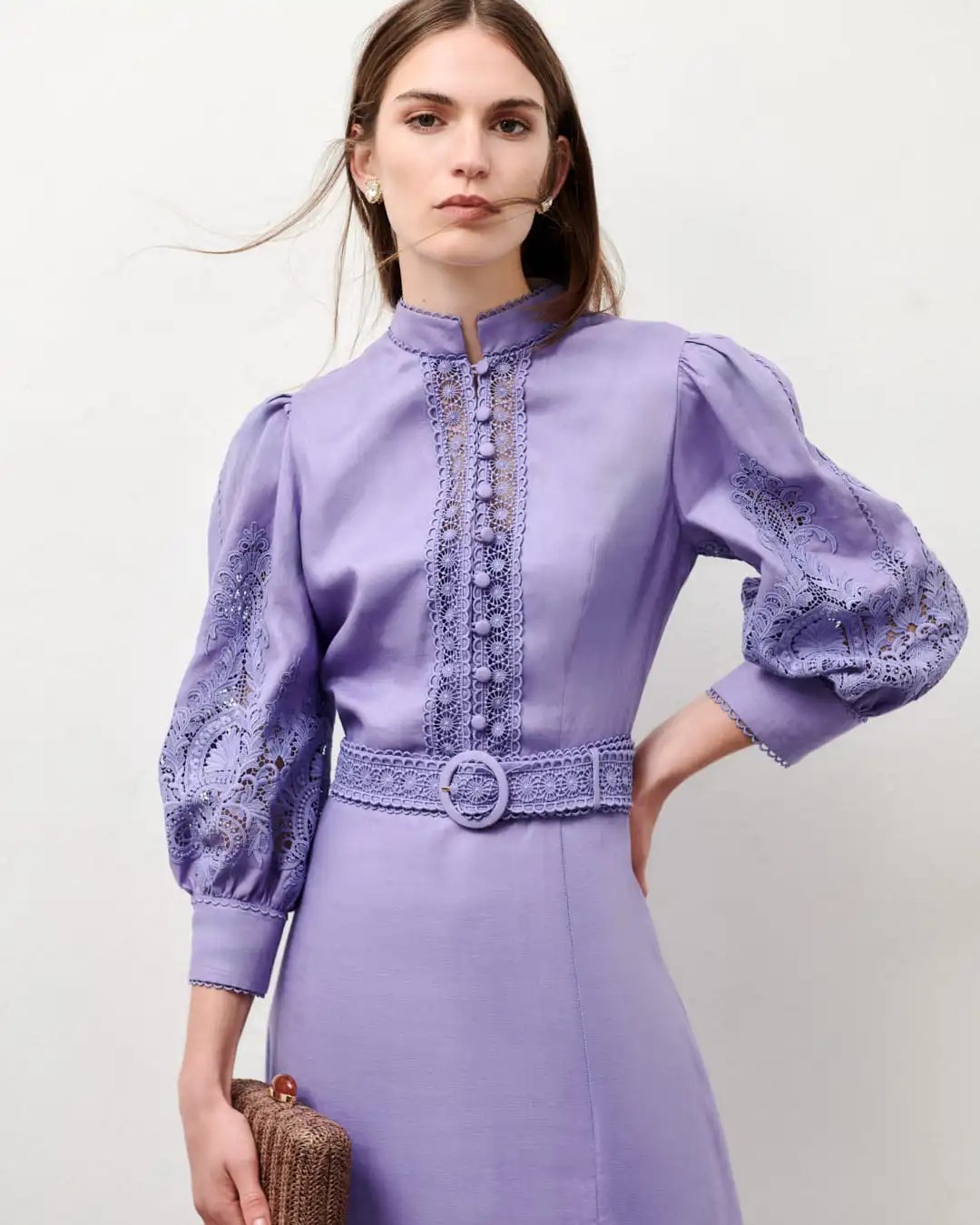 Abito lungo lilla della collezione Ceremony Spring Summer 2026 di Luisa Spagnoli, elegante, femminile e raffinato, perfetto per cerimonie e occasioni speciali.