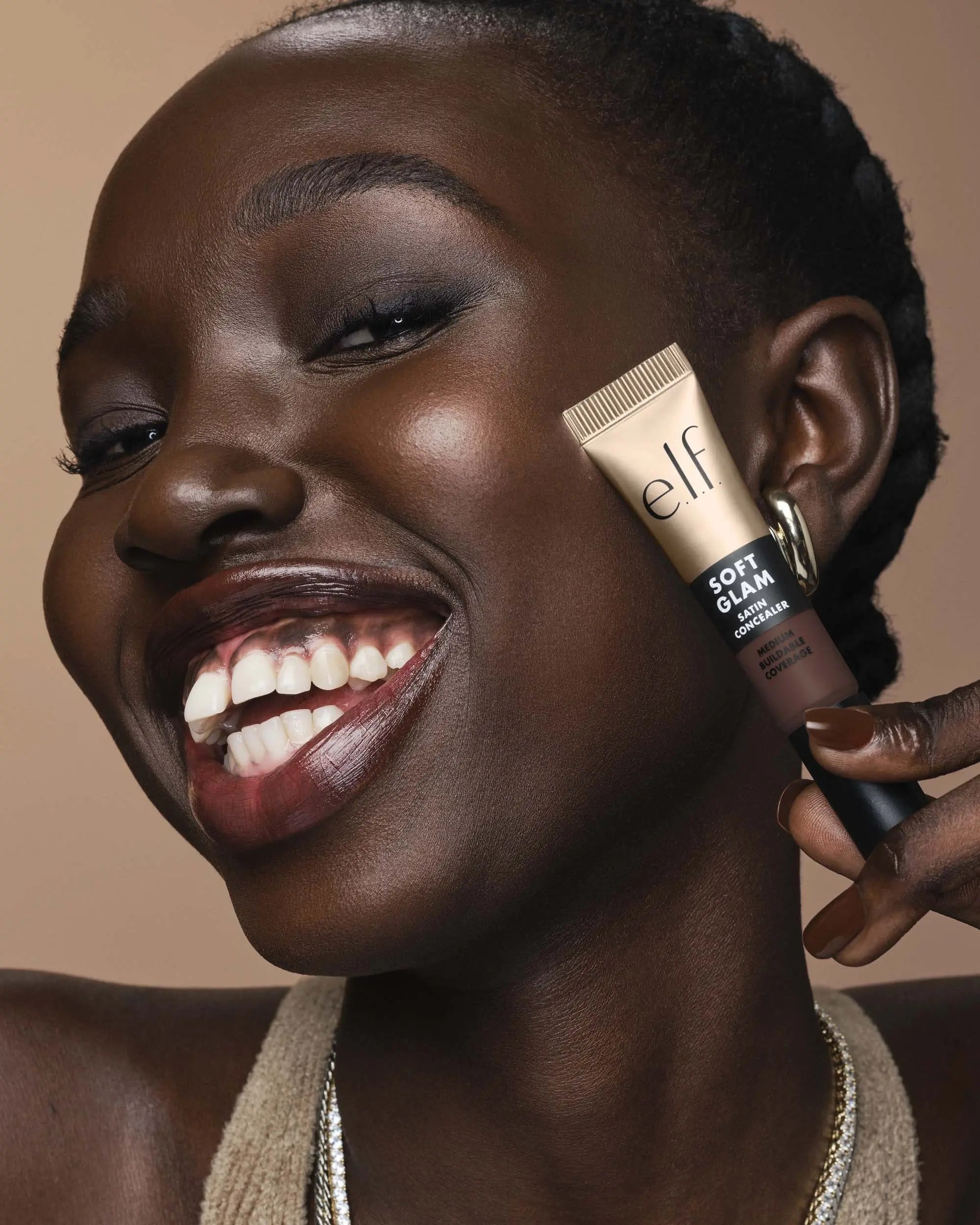 correttore satinato e.l.f idratante copertura media