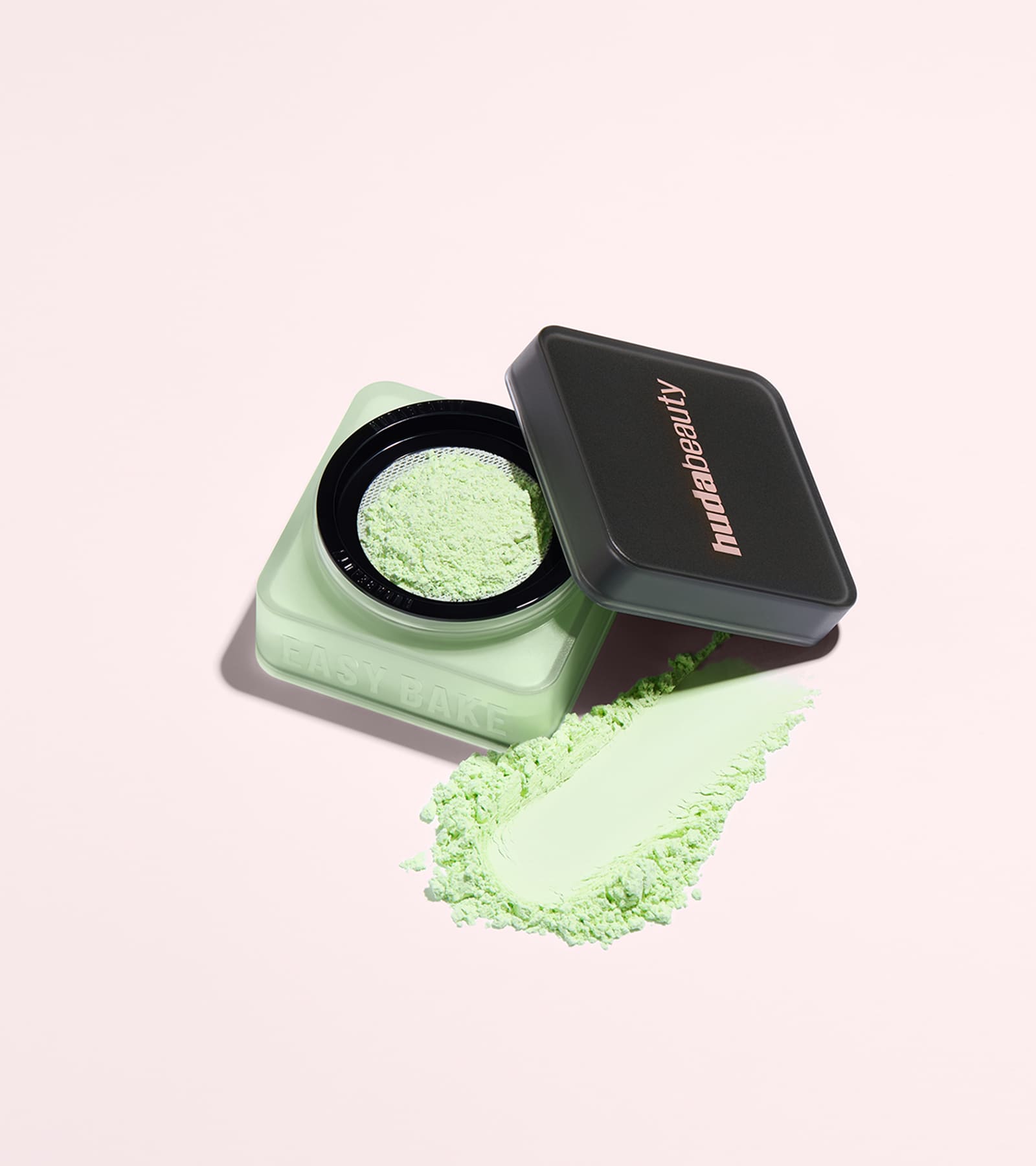 Huda Beauty Easy Bake Matcha Milk Cake cipria illuminante e correttiva