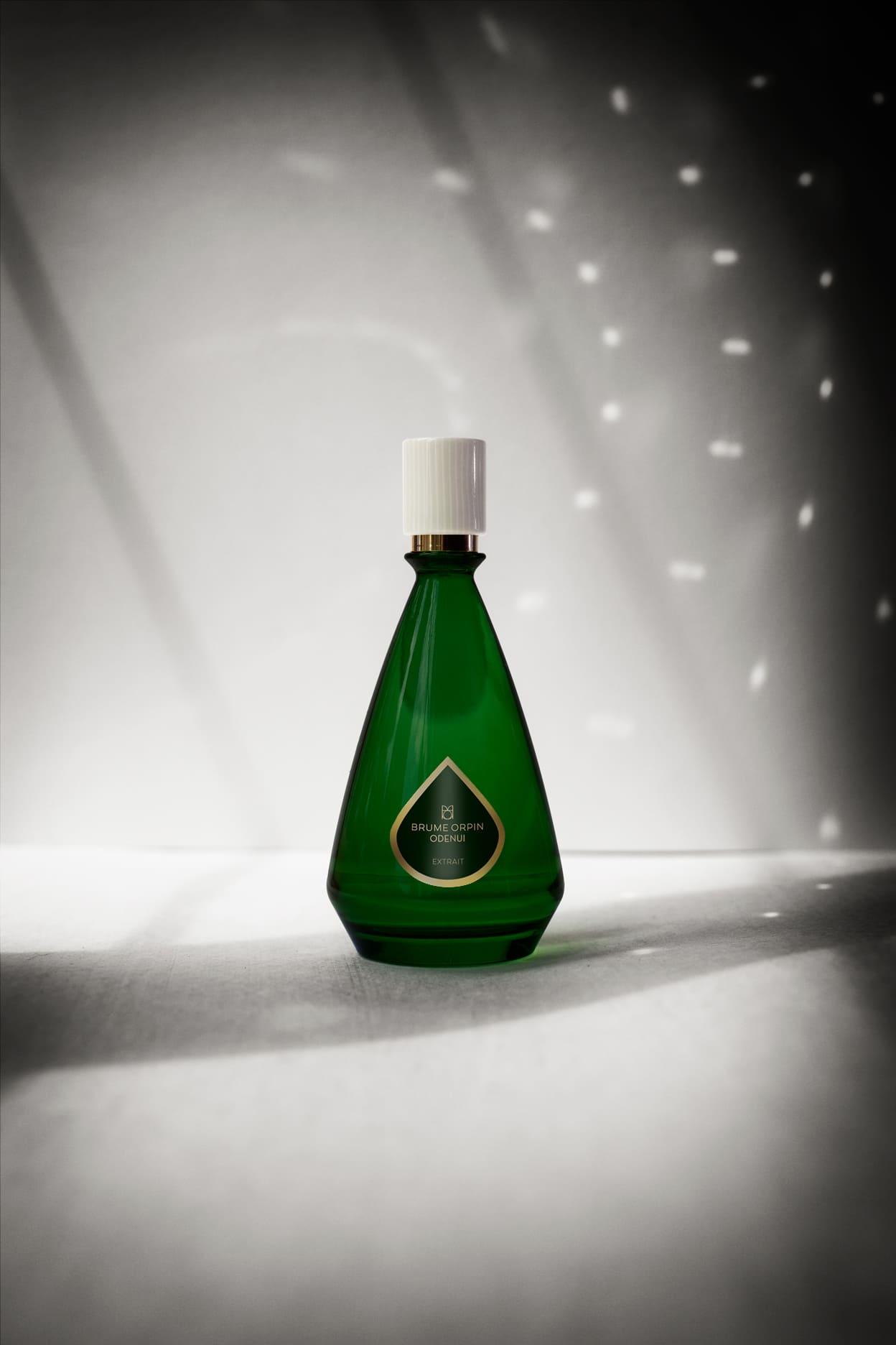 flacone del profumo ODENUI Extrait di Brume Orpin