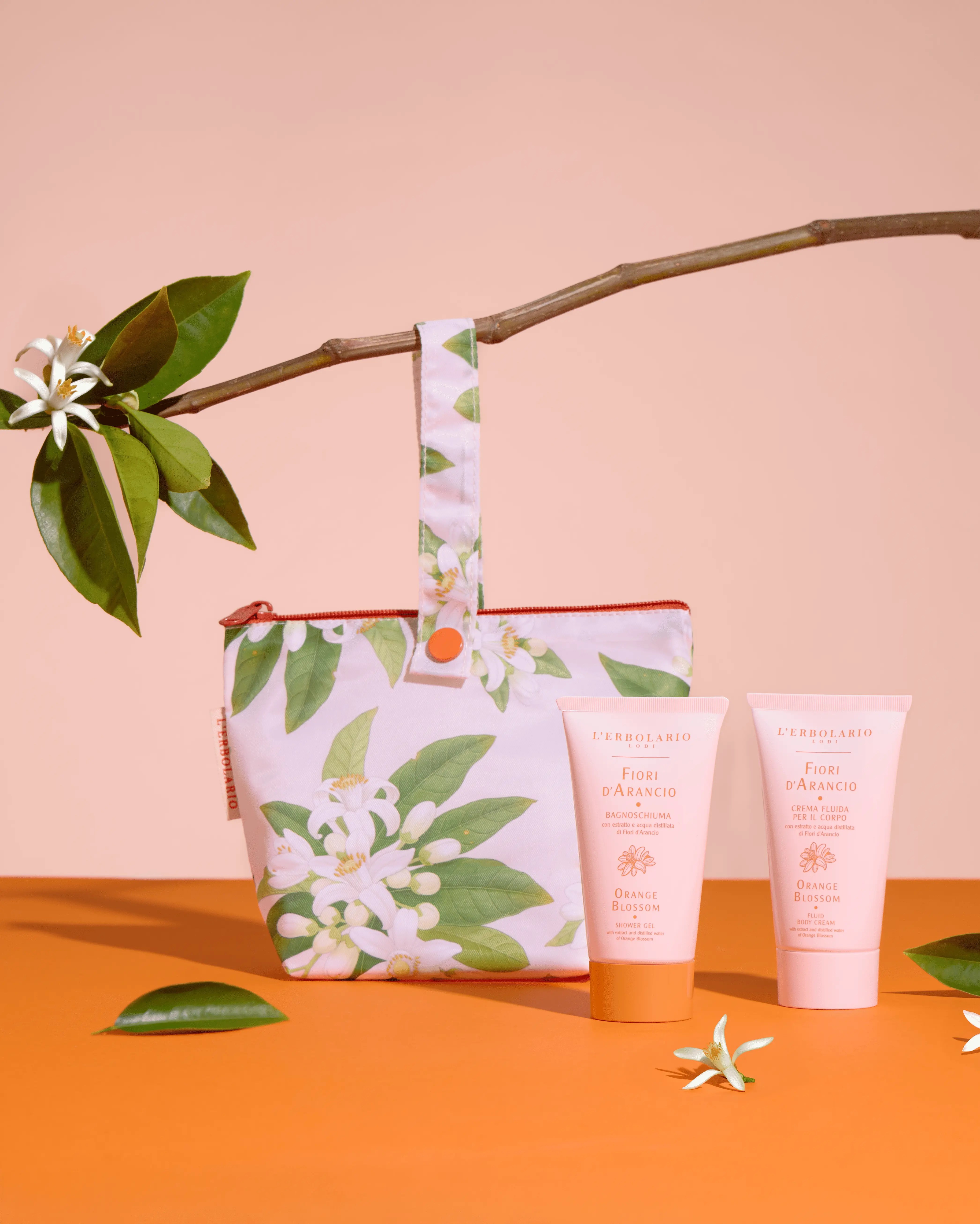 pochette regalo L’Erbolario Fiori d’Arancio con prodotti travel