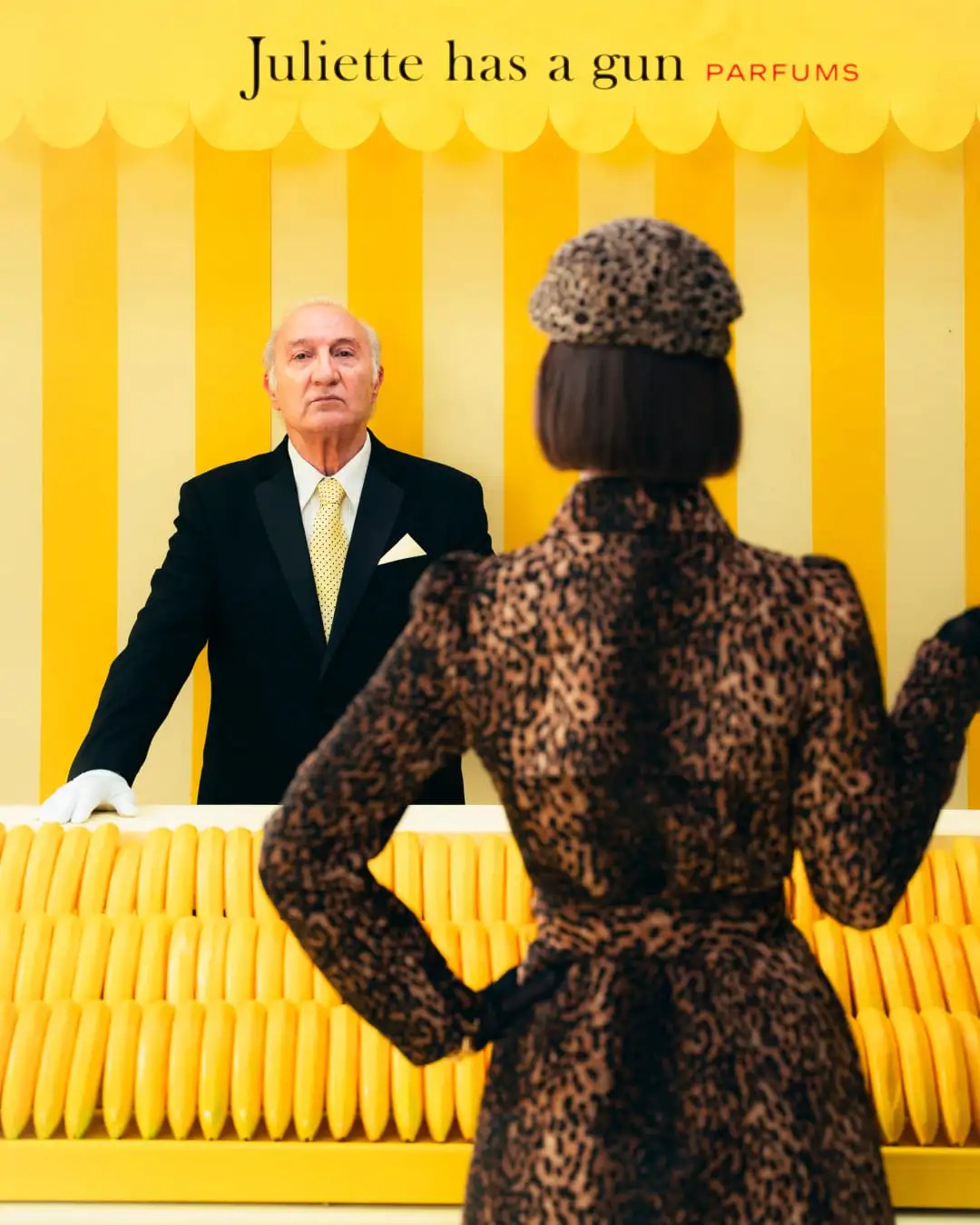 Banana Rush di Juliette has a Gun in contesto elegante e luminoso