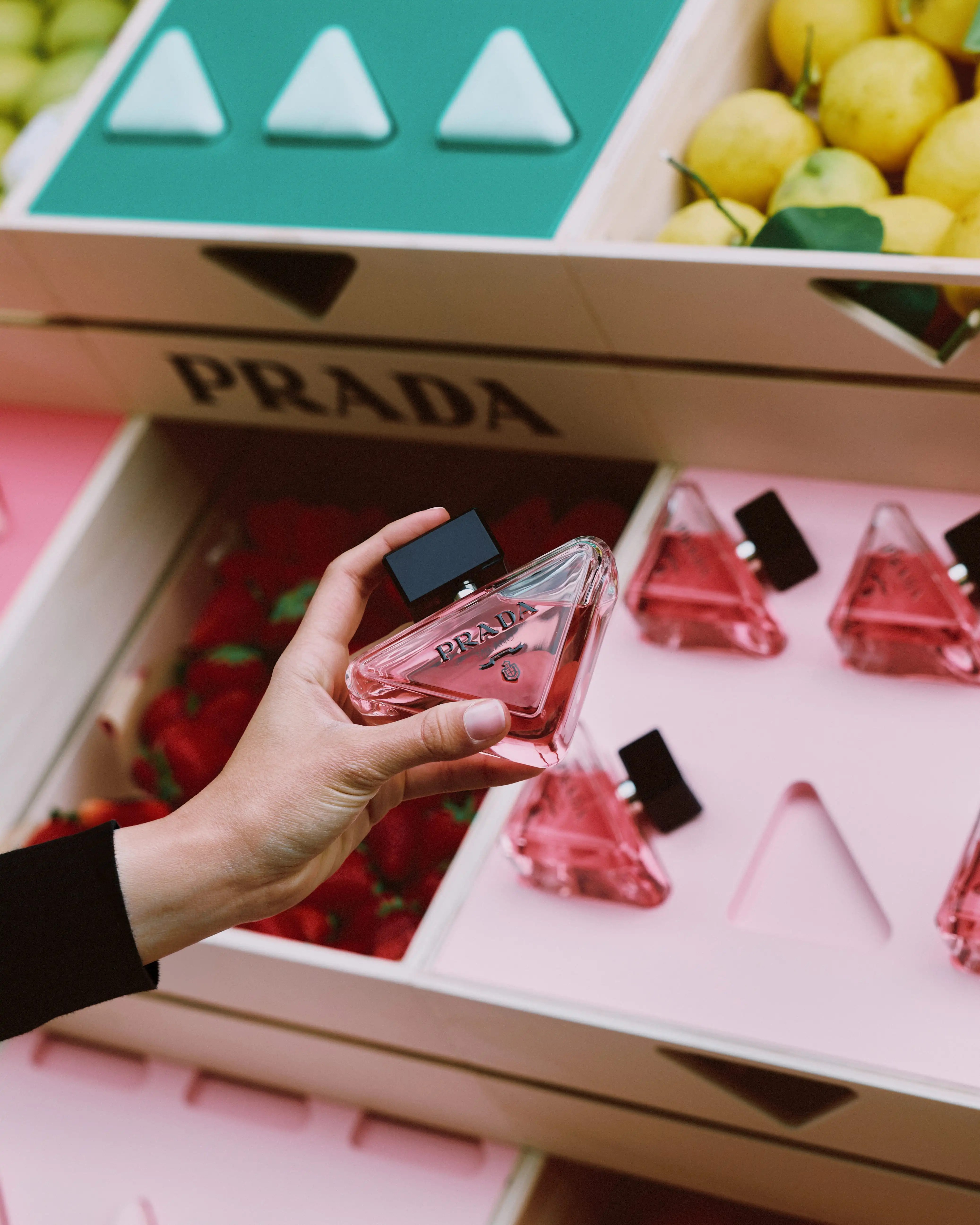 prodotti Prada Beauty con fragranze Paradoxe e Prada Balm