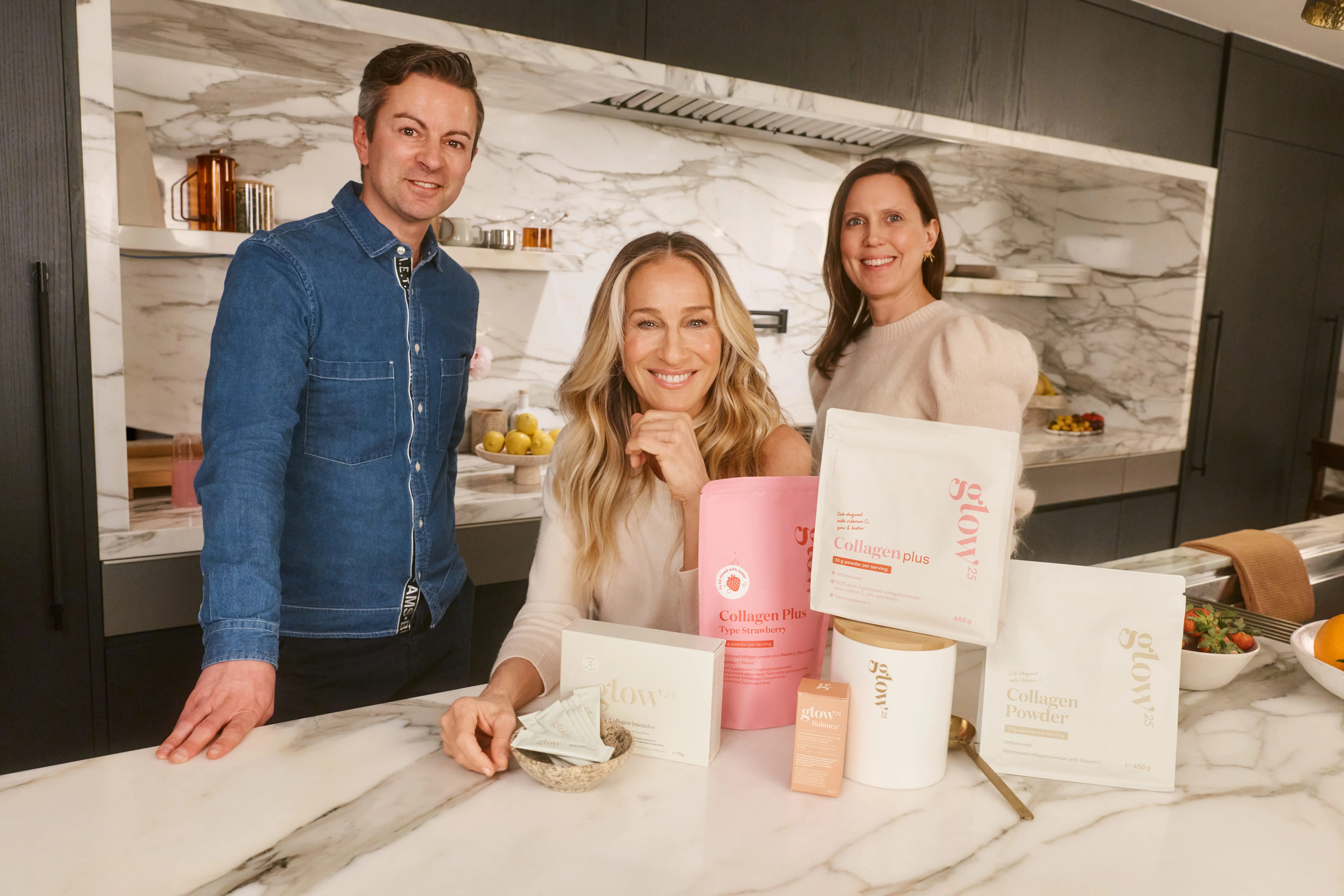 Campagna Glow25 Nothing to Hide dedicata al pro-aging