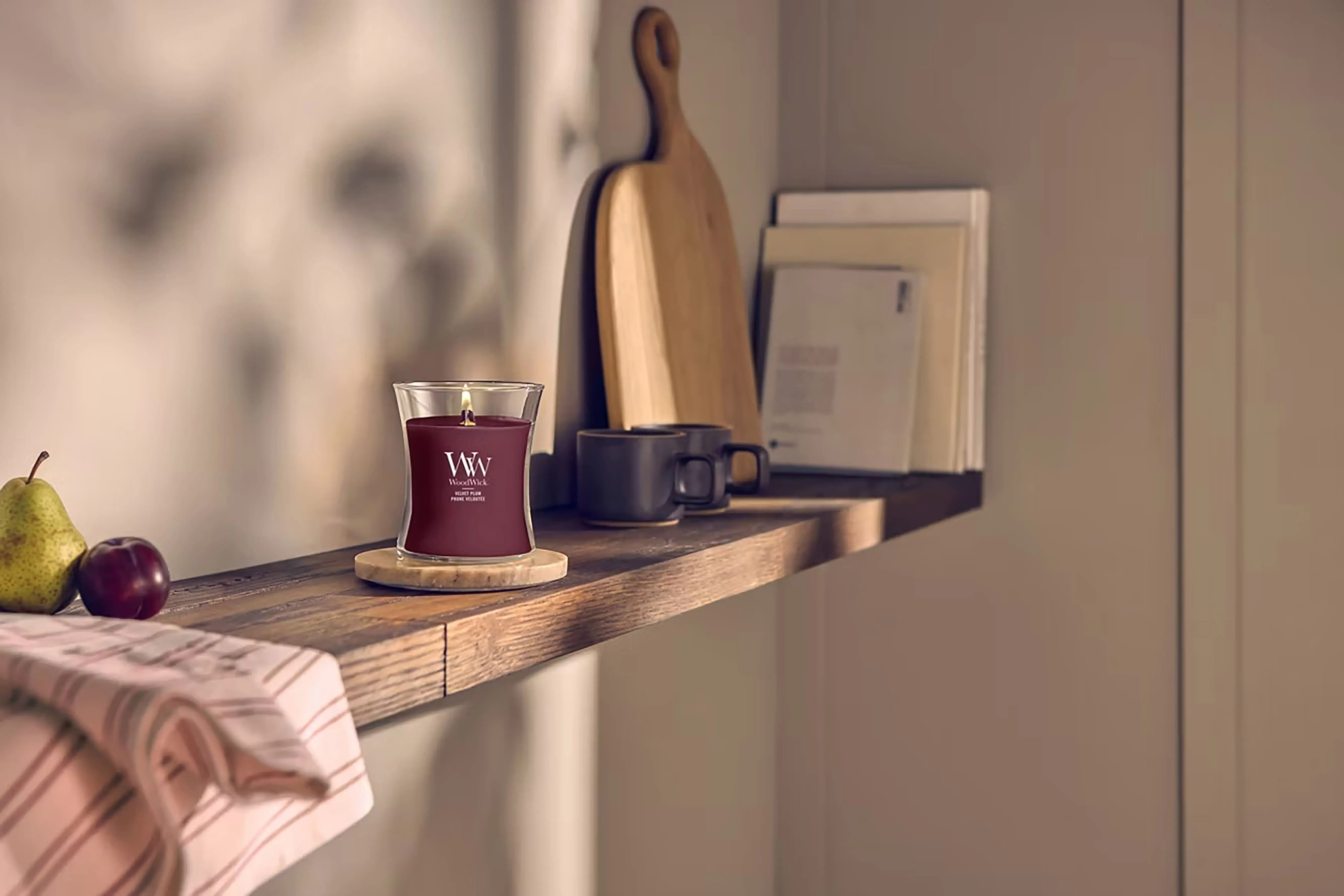 WoodWick Velvet Plum candela profumata